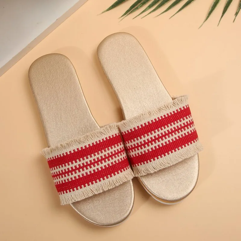 Summer new women's flat bottomed open toed slippers2026 Fashionable, good-looking, elegant and dignified women's slippers