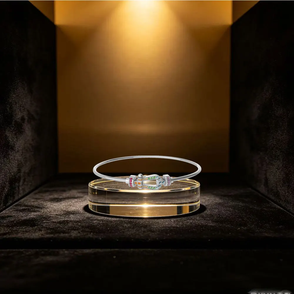 

New product steel ring with full-set of sparkling colored diamonds and horseshoe-shaped clasp bracelet