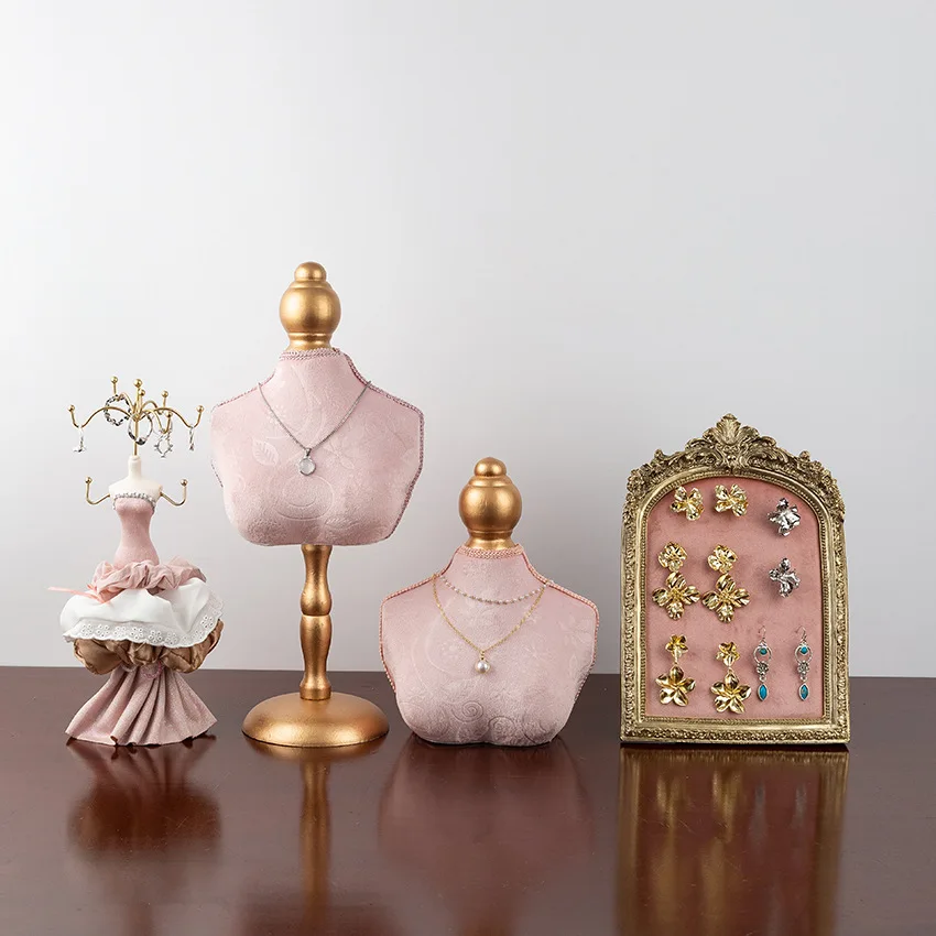 

Розовая подставка-манекен для демонстрации украшений на голову и шею, держатель для ожерелий, для витрин бутиков и оформления витрин