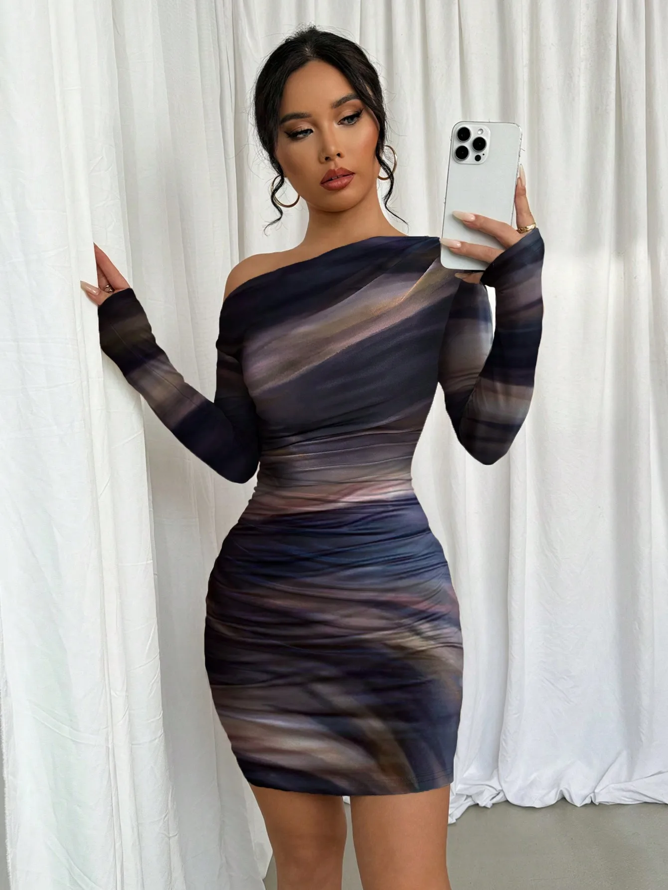 

Women's Ruched Off-Shoulder Long Sleeve Mini Dress with Abstract Gradient Print