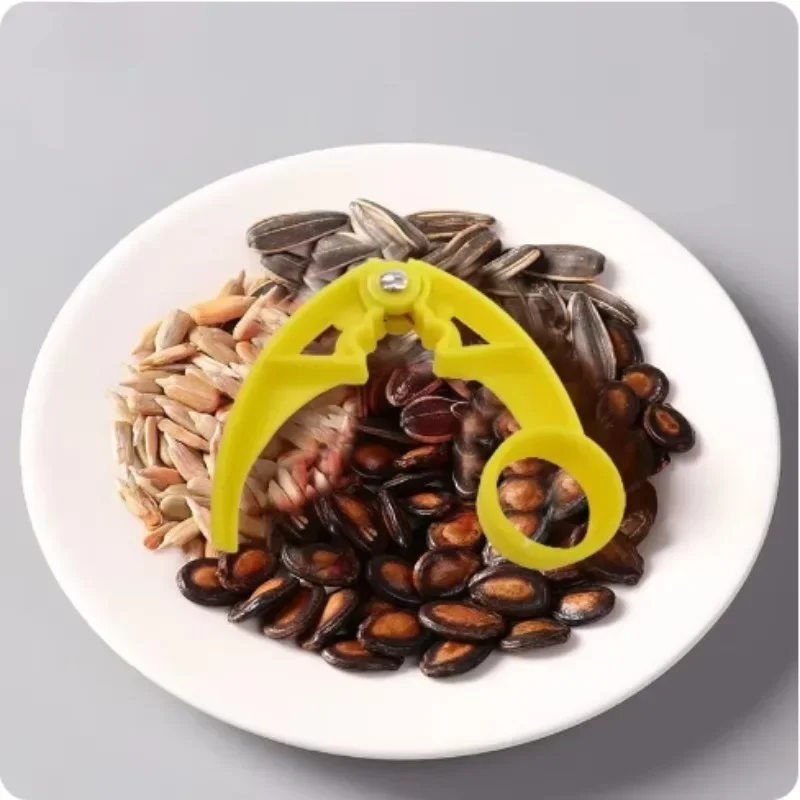 Melon Seed Plier Clamp Plastic Nutcracker Nut Cracker Clip Walnut Pine Sheller Opener Pistachio Sunflower Seeds Peeler