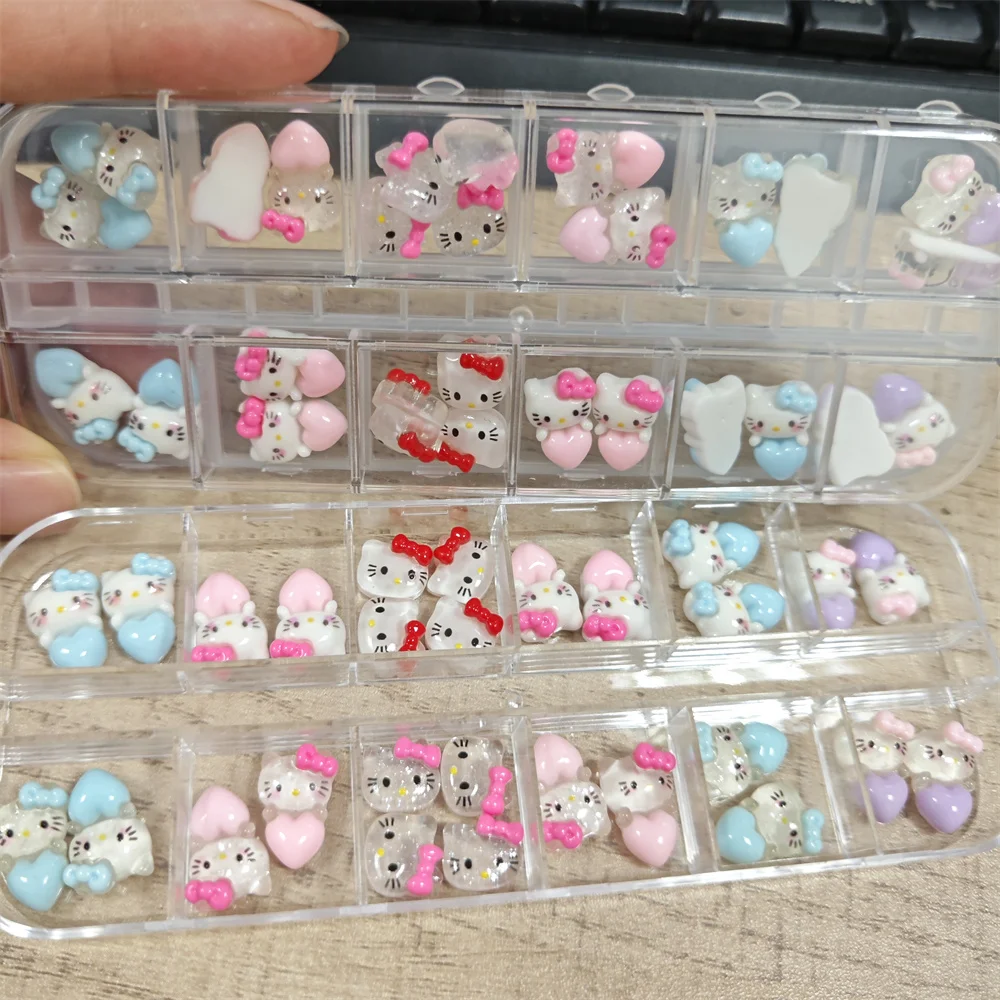 12 그리드/박스 혼합 글리터 3D 카와이 헬로 키티 네일 참 핑크/블루/퍼플 러브-하트 키티 고양이 네일 아트 마카롱 KT 고양이 부품