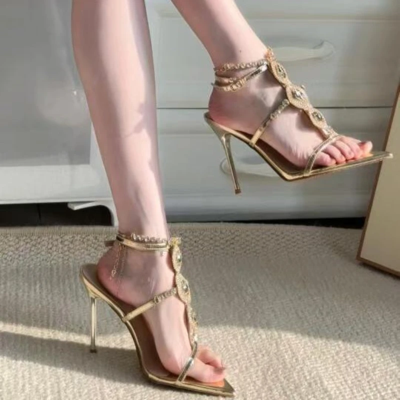 

2025 New open toed pointed gemstone rhinestone chain patent leather flat strap sandals for women's summer crystal slim heels