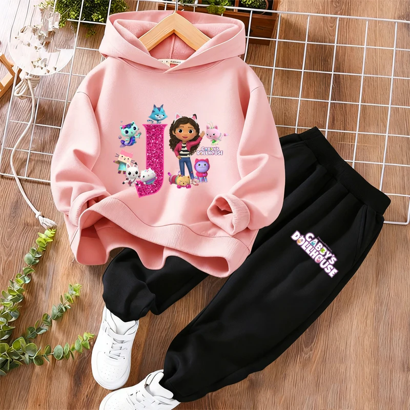 ชุดเสื้อฮู้ดและกางเกงขายาวลายการ์ตูน Gabby's Dollhouse สำหรับเด็ก 2 ชิ้น ชุดลำลองแฟชั่นสำหรับเด็กชายและเด็กหญิง เสื้อฮู้ดอุ่นๆ พร้อมกางเกงขายาว เหมาะเป็นของขวัญ