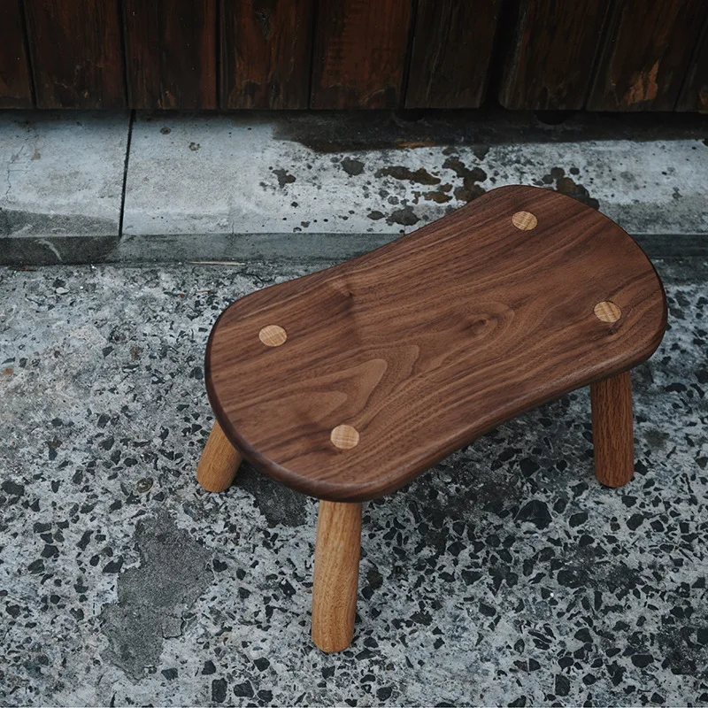 Walnut solid wood bench low stool baby chocolate children's stoolgift Nordic children's fun triangular smallbench