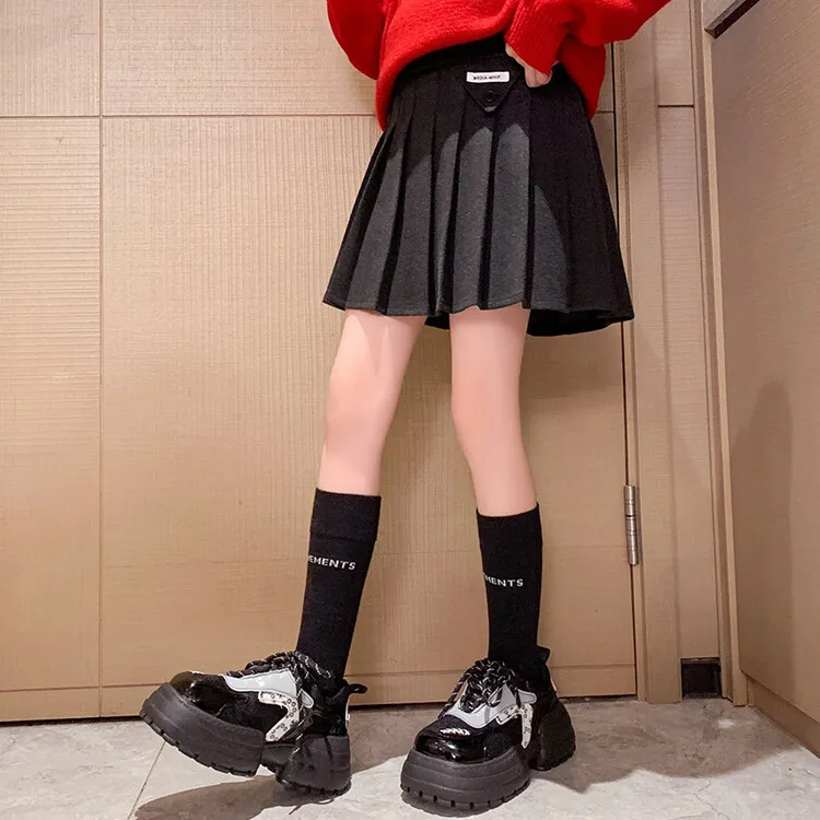 

2023 new fashion girls' woolen skirt, vigorous girls' pleated skirt, soft, comfortable, elastic, anti-glare design, thickened