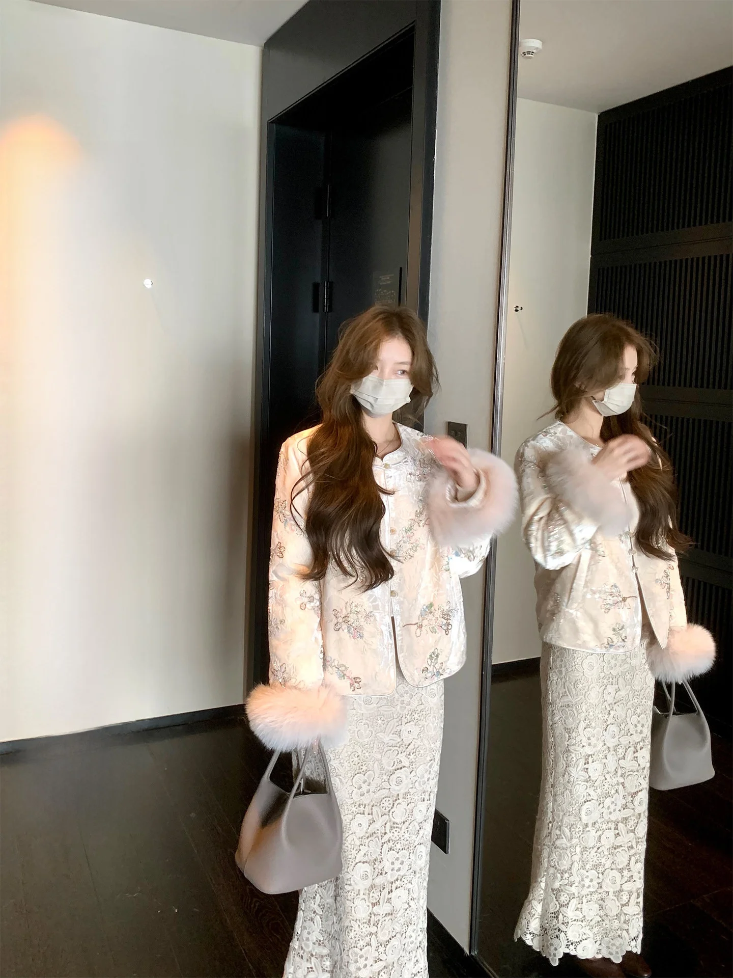 

Новая зимняя утепленная куртка с длинными рукавами и меховыми вставками в китайском стиле для женщин