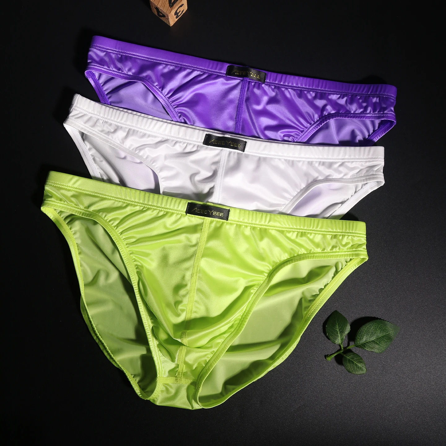 Celana Dalam Pria Bahan Sutra Es Sensual Lembut Seperti Sutra Ultra Tipis Bernapas Berkilau Satin Model Low-Rise U-Cut