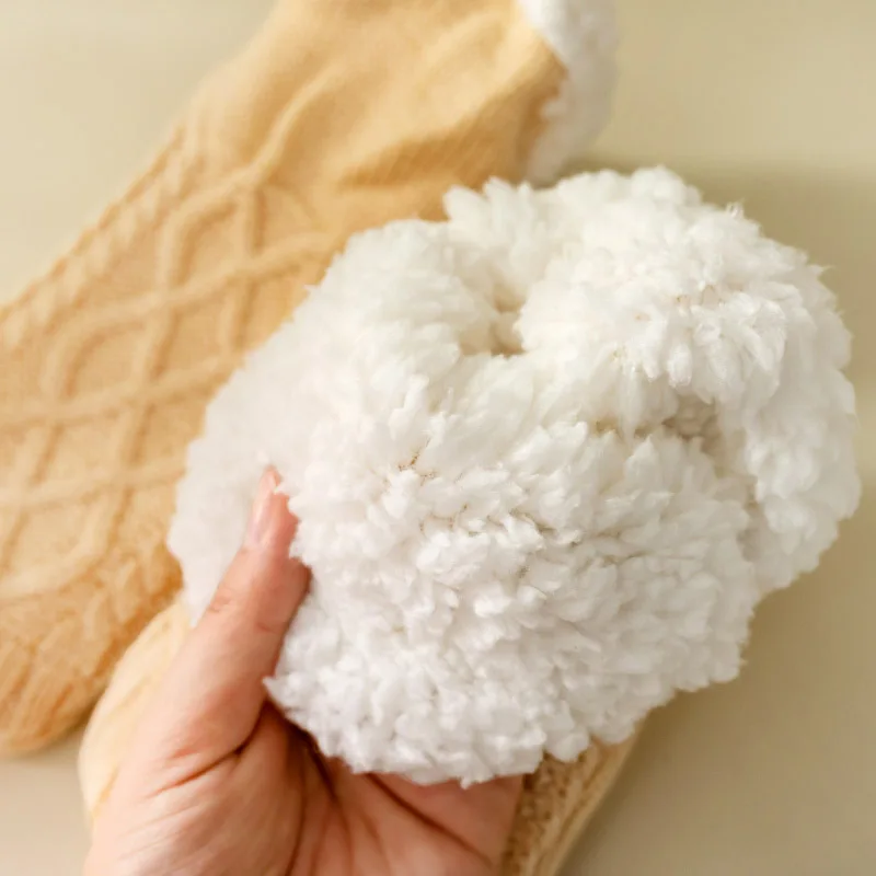 ถุงเท้าสลิปเปอร์ผู้หญิงแบบใหม่ 1 คู่ ถุงเท้าฤดูหนาวแบบสั้น ผ้าฝ้ายหนานุ่ม ใส่ในบ้าน นอนหลับ สวมใส่สบาย ไม่ลื่น ถุงเท้าขนสัตว์แบบหนา