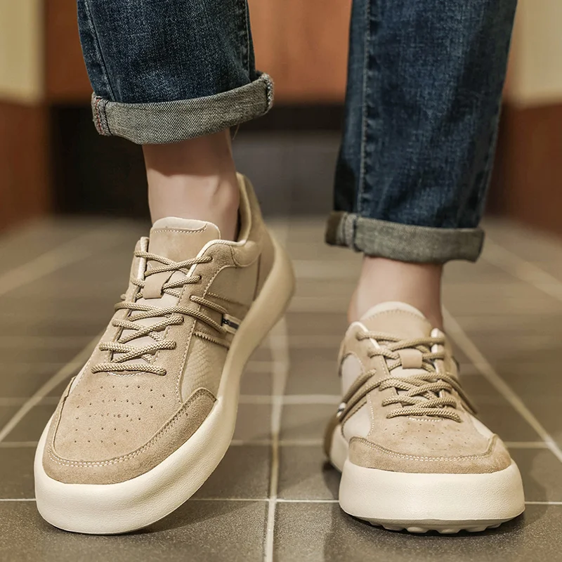 أحذية رجالية كاجوال على الطراز الكوري أحذية قماشية عصرية قابلة للتنفس ومريحة أحذية لوحية ناعمة مجموعة الخريف الجديدة 39-44