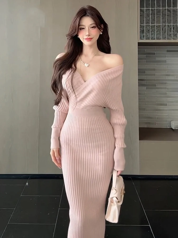 Frühling 2026 V-Ausschnitt Strickkleid Damen Rückenfreies Sexy Langarm Beige Schwarz oder Rosa Gestrickte Kleider Damen Langes Kleid