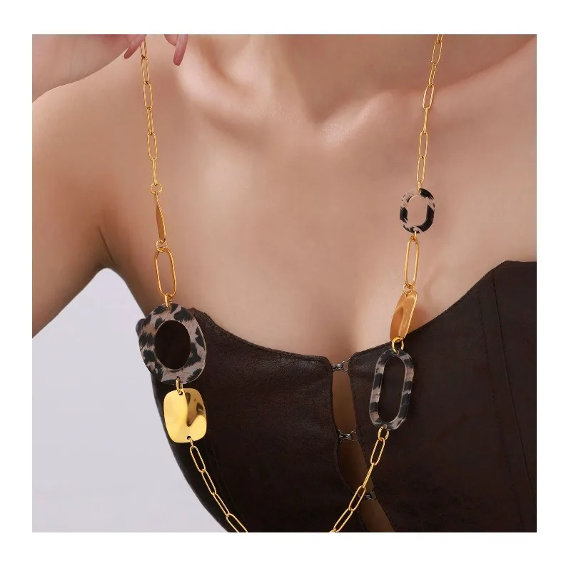 

Seattle Dongguan Titanium Steel Jewelry Leopard Print Geometric Long Necklace Maillard Sweater Chain Plated with Real Gold Color