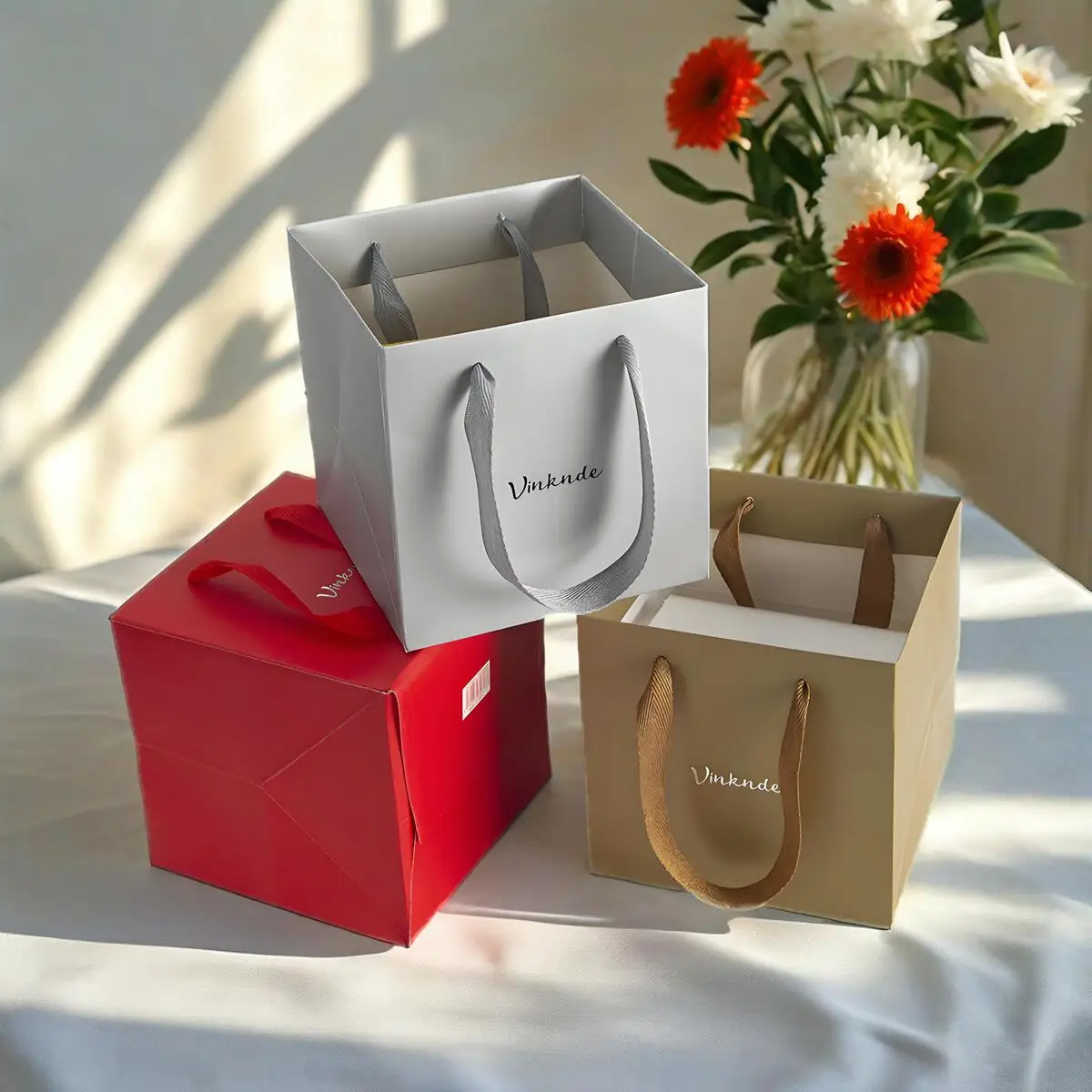 Logo Kustom Tas Hadiah Baby Shower Tas Tote Kertas Kraft Kantong Suvenir Pernikahan Jumlah Besar dengan Pegangan Organizer Kemasan Belanja