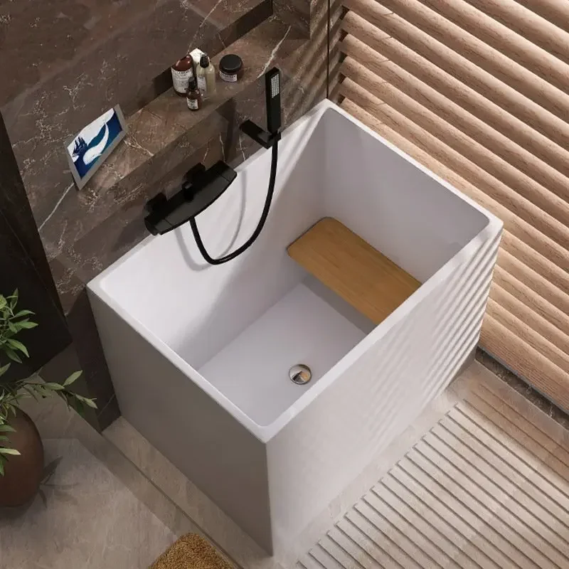 

Modern Small Size Automatic White Bath Tub Solid Surface Deep Soaking Free Standing Acrylic Bathtub Hot sales