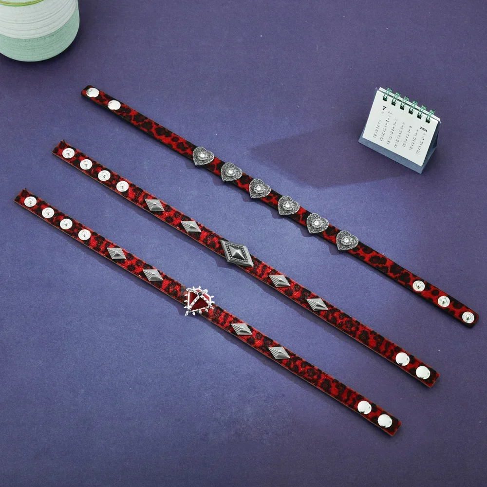 

Diamond-shaped button necklace, unique diamond necklace, embossed series necklace, deep red leather, leopard print collar