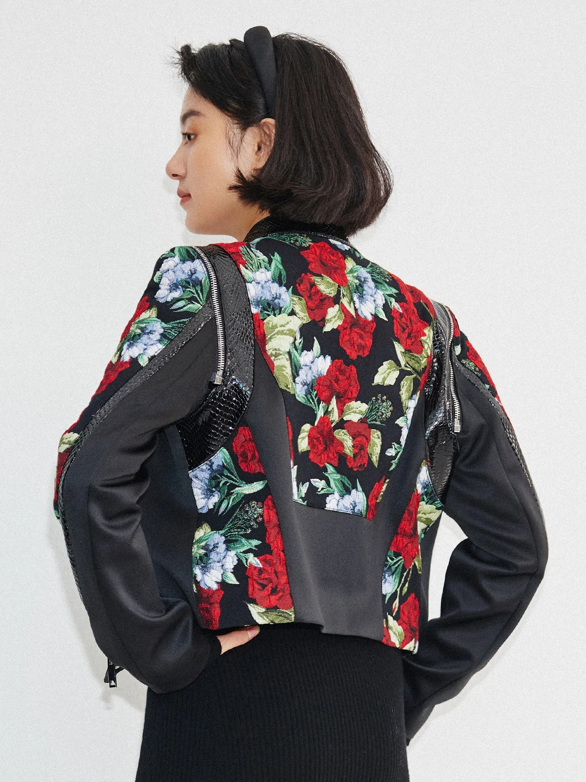 

Rose Embroidery Patchwork Jaet Detachable Sves Multi-Wear ort Coat Straight Cut Leather Fabric Zipper Closure