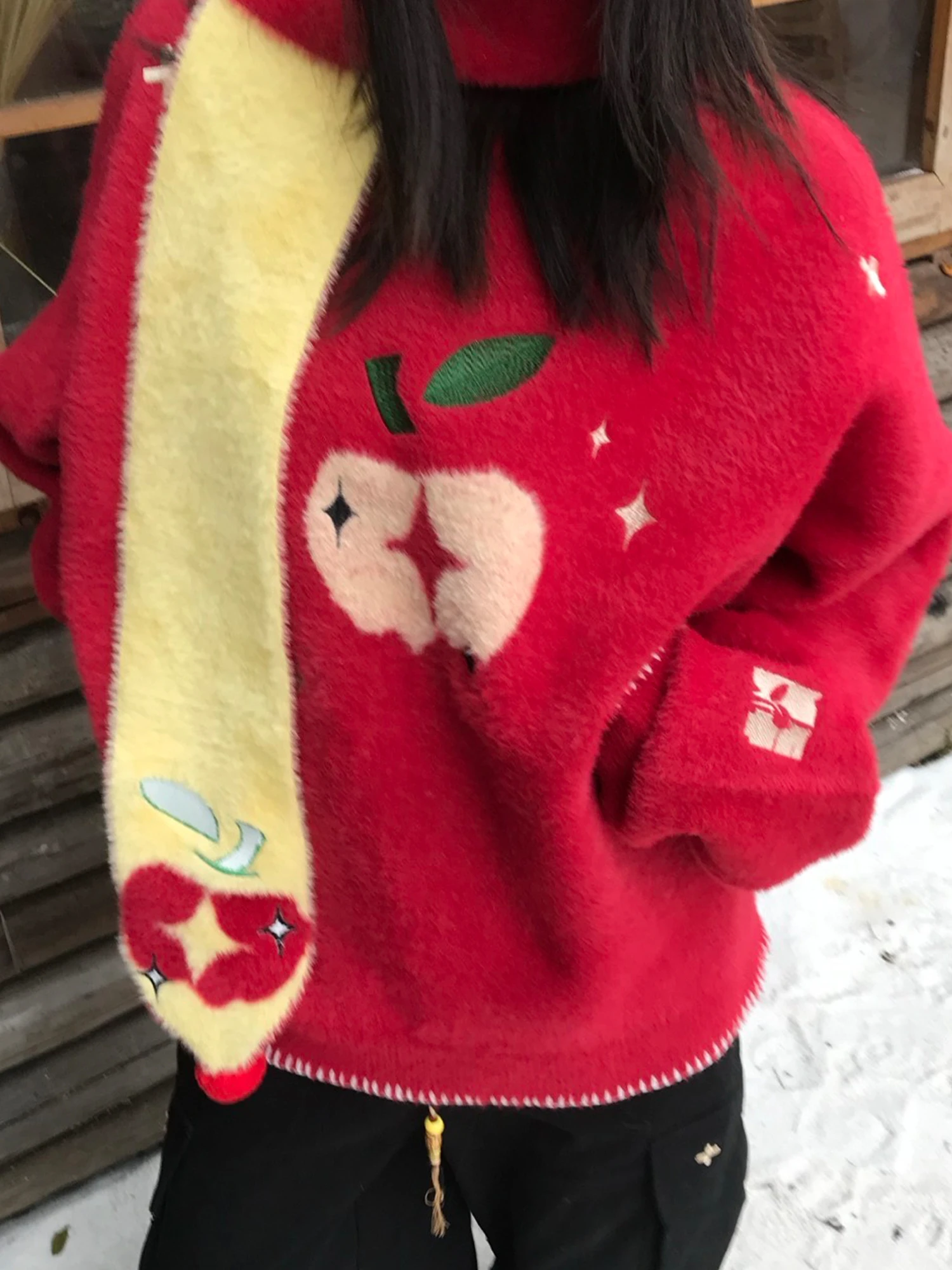 

New Year's Limited Red Apple Soft Waxy Plush Couple Autumn and Winter Scarf