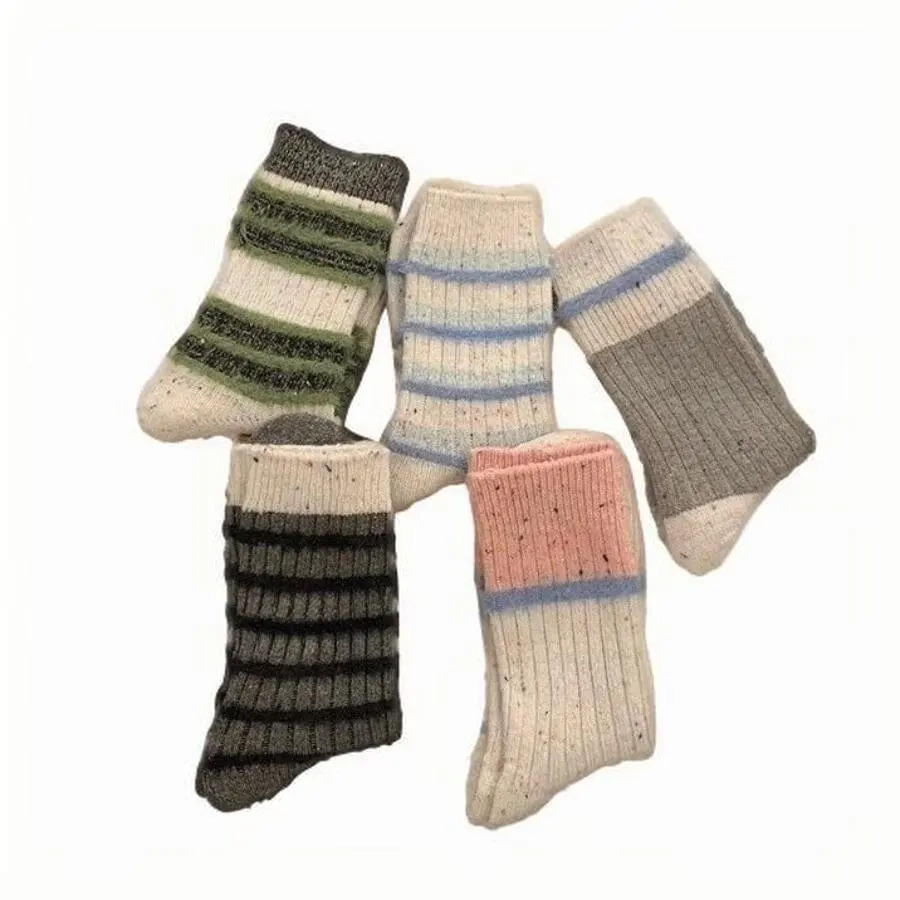 

3 Pairs of Women's Autumn and Winter Colored Blocked Yarn Mid Tube Socks, Beautiful, Warm, and Comfortable