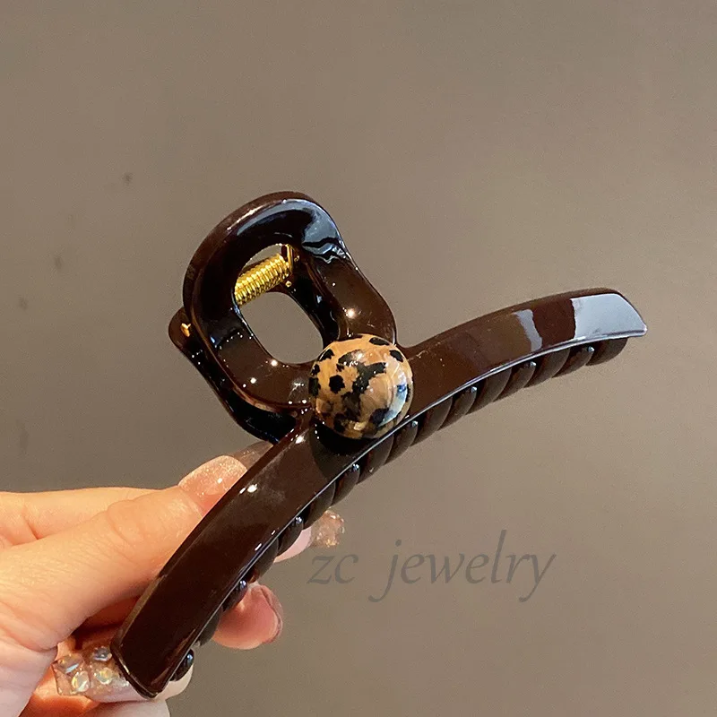

Fashion Chocolate Color Exquisite Leopard Print Large Hair Claw for Women High-End Elegant Back of Head Updo Shark Clip Hair Acc
