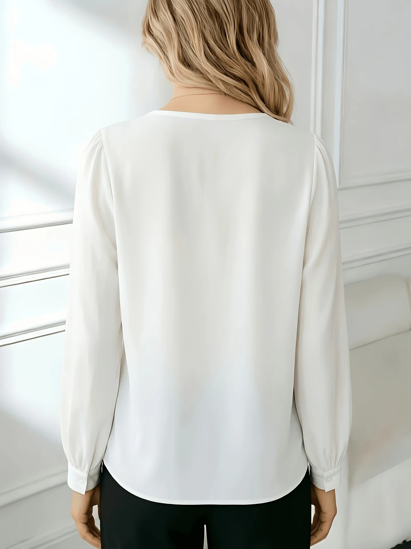 Elegante, lässige Damenbluse mit kurzen Ärmeln – perfekt für den Urlaub und das Wochenende – Detail 3