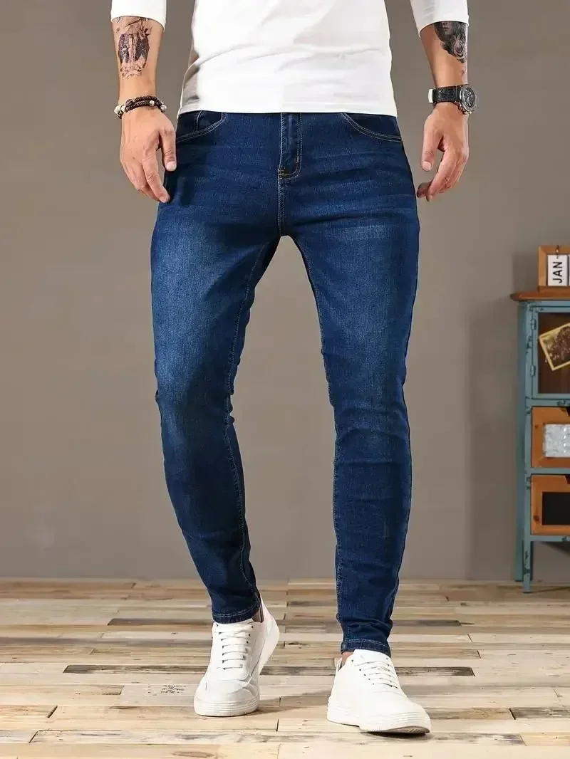 2025 primavera nuevos hombres Slim Fit clásico pantalones vaqueros ajustados Casual estilo callejero Casual hombres pantalones vaqueros ajustados hombre Slim Fit lápiz Denim azul