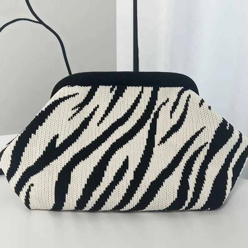 

Autumn Winter Zebra Pattern Woven Crochet Purses for Women Simple Knitted Beach Clutch Handbag 2025 Ruched Cloud Purse Female