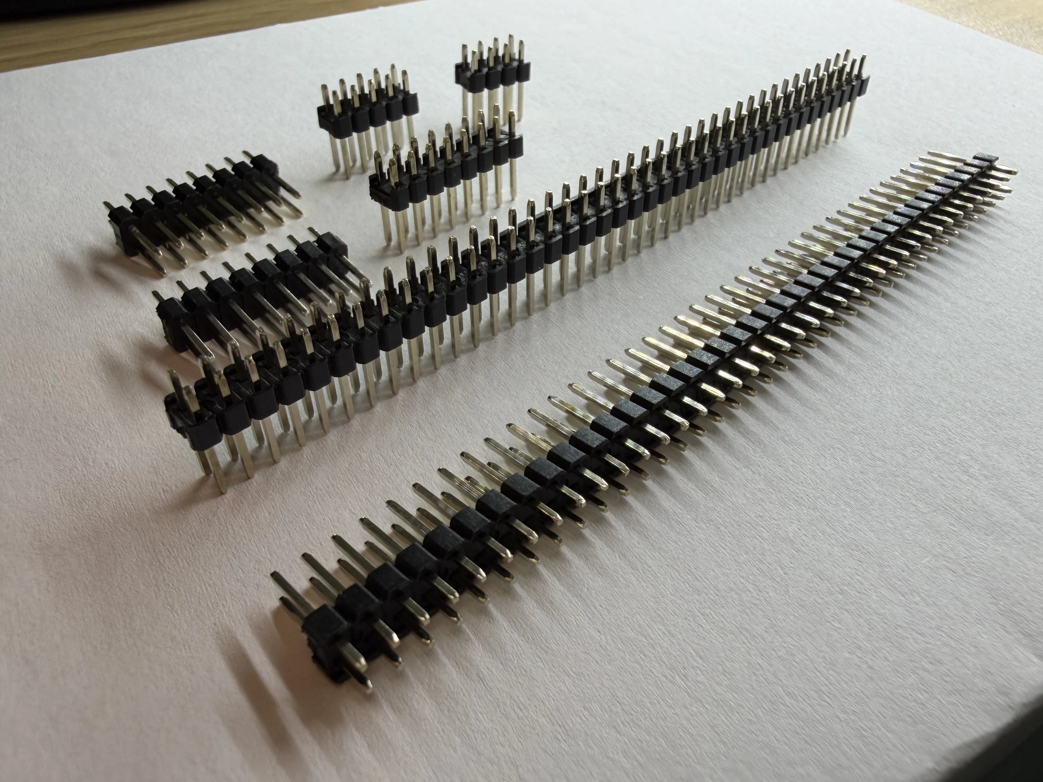 Conectores de pin header de 2.54mm de doble fila de inserción recta 2.54 2X40 2*40 80P 2*32 64P 2*20 40P 2*8 16P 2*5 10P 2*4 8P 2*2 4P