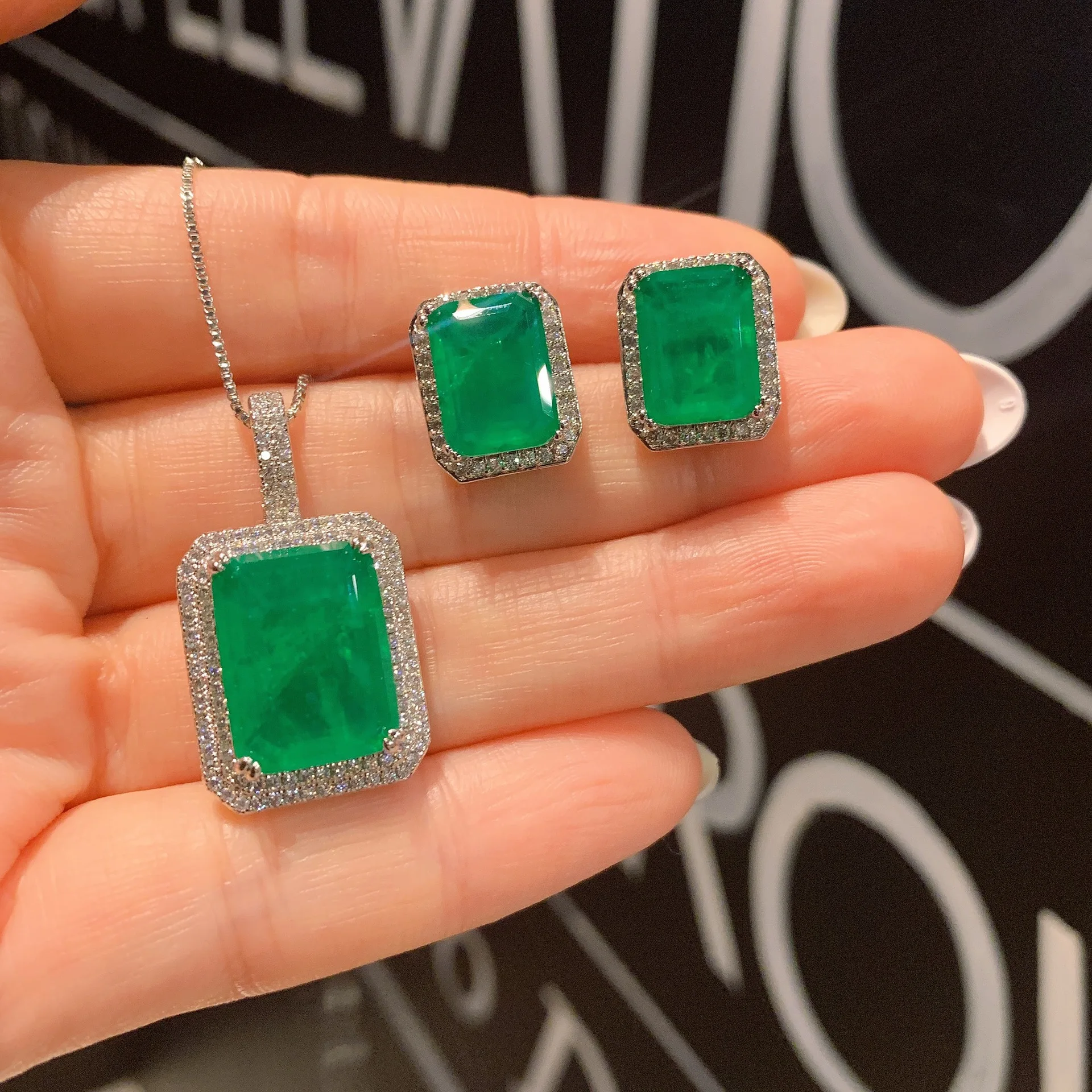 

Square Emerald High Carbon Diamond Pendant Necklace Earrings Party Bridesmaid Gift Korean Accessories Ear Cuffs Vintage Jewelry