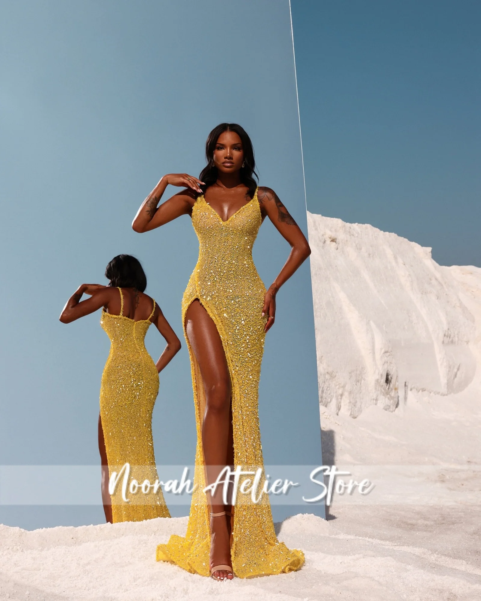 심플하고 반짝이는 노란색 홀터넥 두바이 이브닝 드레스 2025 웨딩 드레스 슬릿 프롬 가운 이브닝 드레스 맞춤 제작