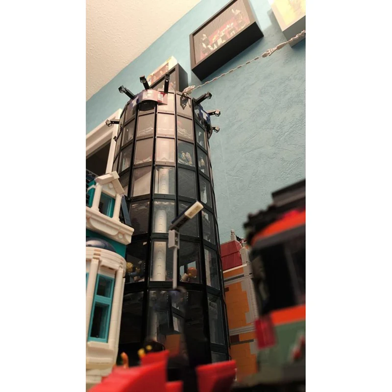 Exquisito nuevo producto, bloque de construcción MOC, vista de calle, modelo de construcción, tecnología central de TV, juguete para regalo modular para niños, conjunto DIY