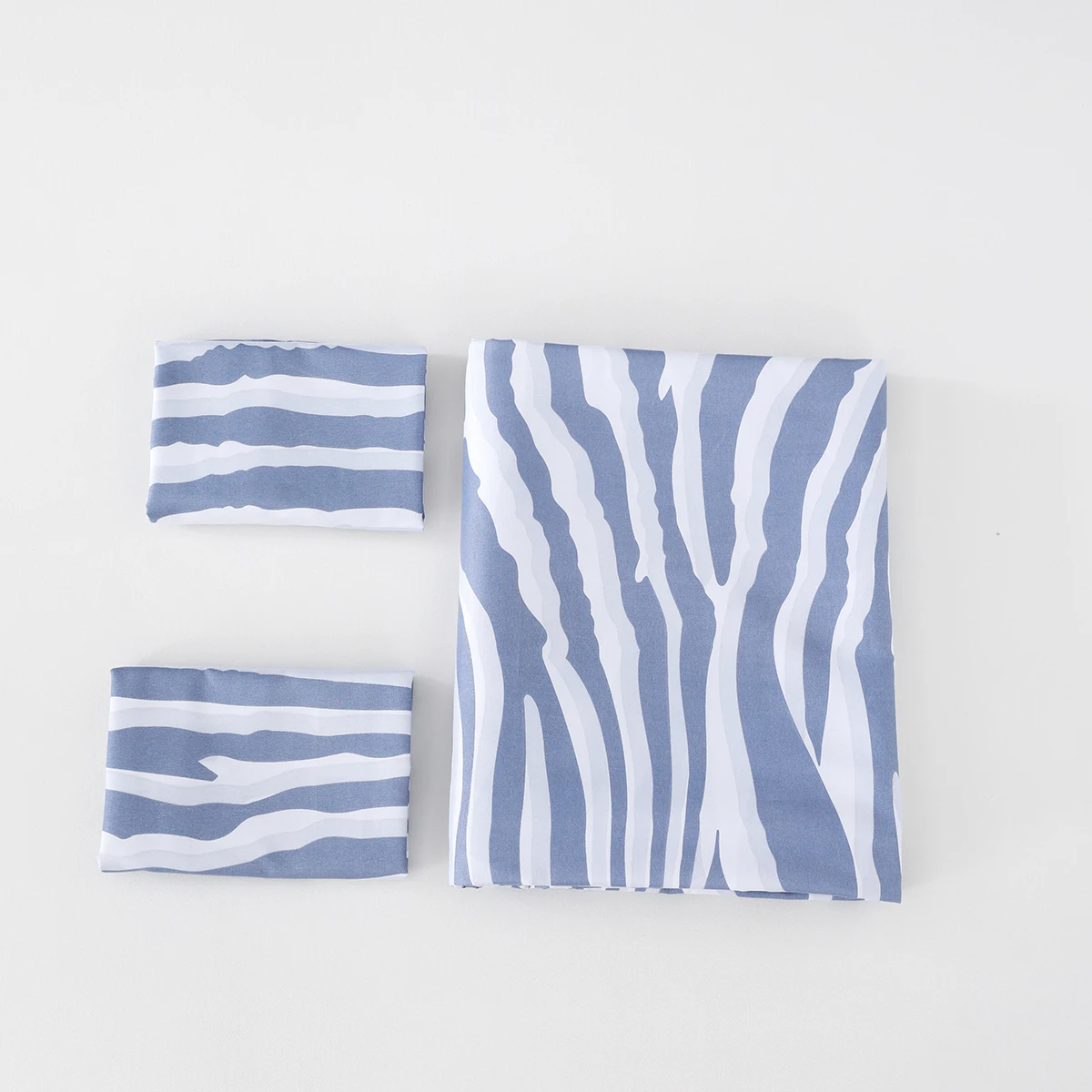 طقم مكون من 3 قطع، طقم غطاء لحاف بطباعة هندسية مخططة حمار وحشي (2 * كيس وسادة، 1 * غطاء لحاف، بدون قلب) فراش أبيض فاتح، ناعم، مريح