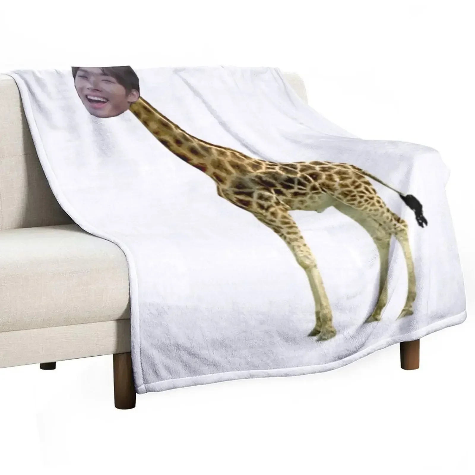 

Mingi Giraffe Throw Blanket Designers Sofa Luxury St Blankets