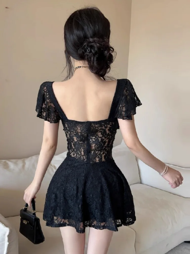 Mini abito francese sexy in pizzo da donna taglio basso manica volante scava fuori vita abiti a trapezio eleganti night club Y2k abiti