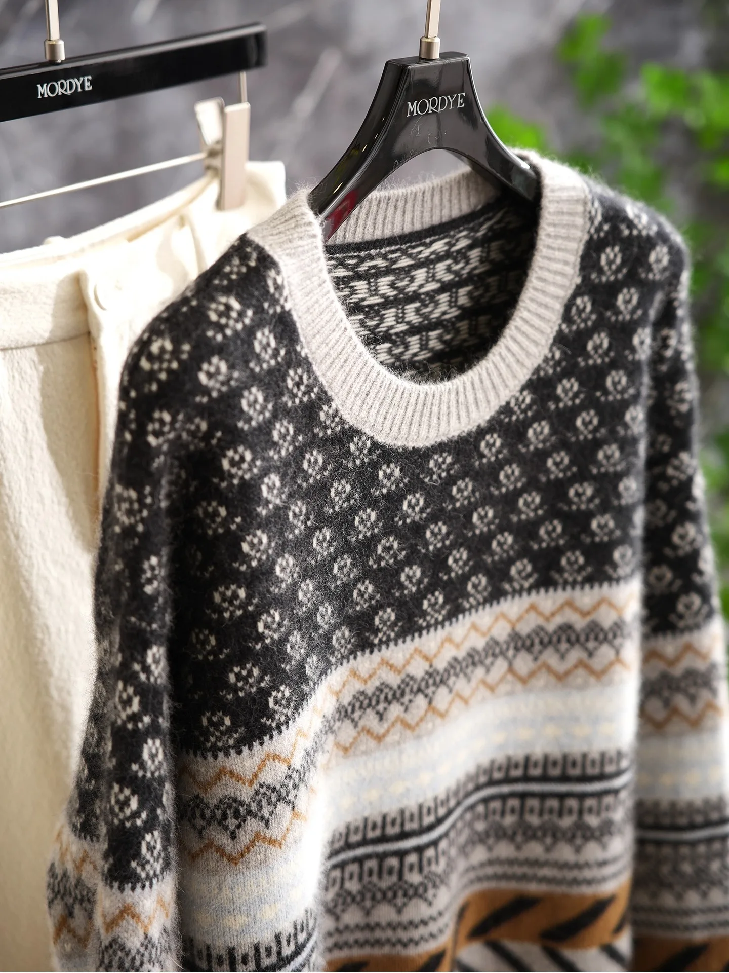 

RJ Small Island Camere Knitted Sweater Geometric Wave Texture Wool Rabbit Fce Soft round Ne Long Sve Commute Sle