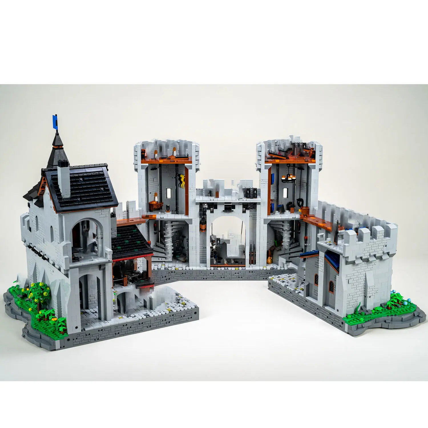 Classic Castle with Detailed Exteriors & Interiors 10913 Pieces MOC