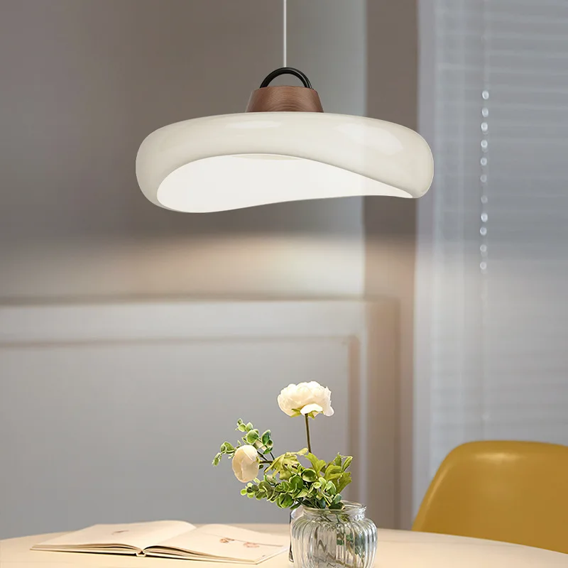 Vollspektrum neuer Designer Wabi Sand Wind Eimer Hut Kronleuchter antike kreative Bar Esszimmer einfach