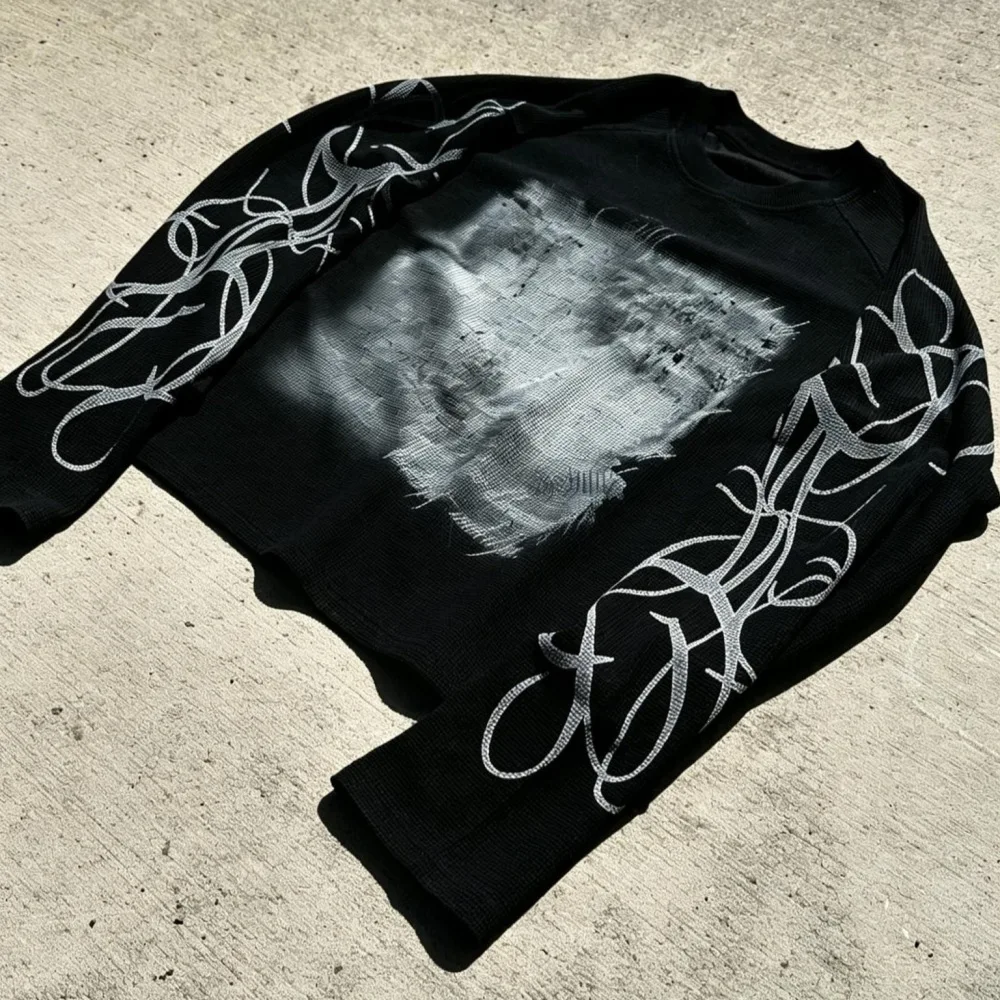 Harajuku Gothic Streetwear Waffle Knit Long Sleeve Tee Men Women Retro Distressed Portrait Print Thorn Arm Graphic Loose Cropped