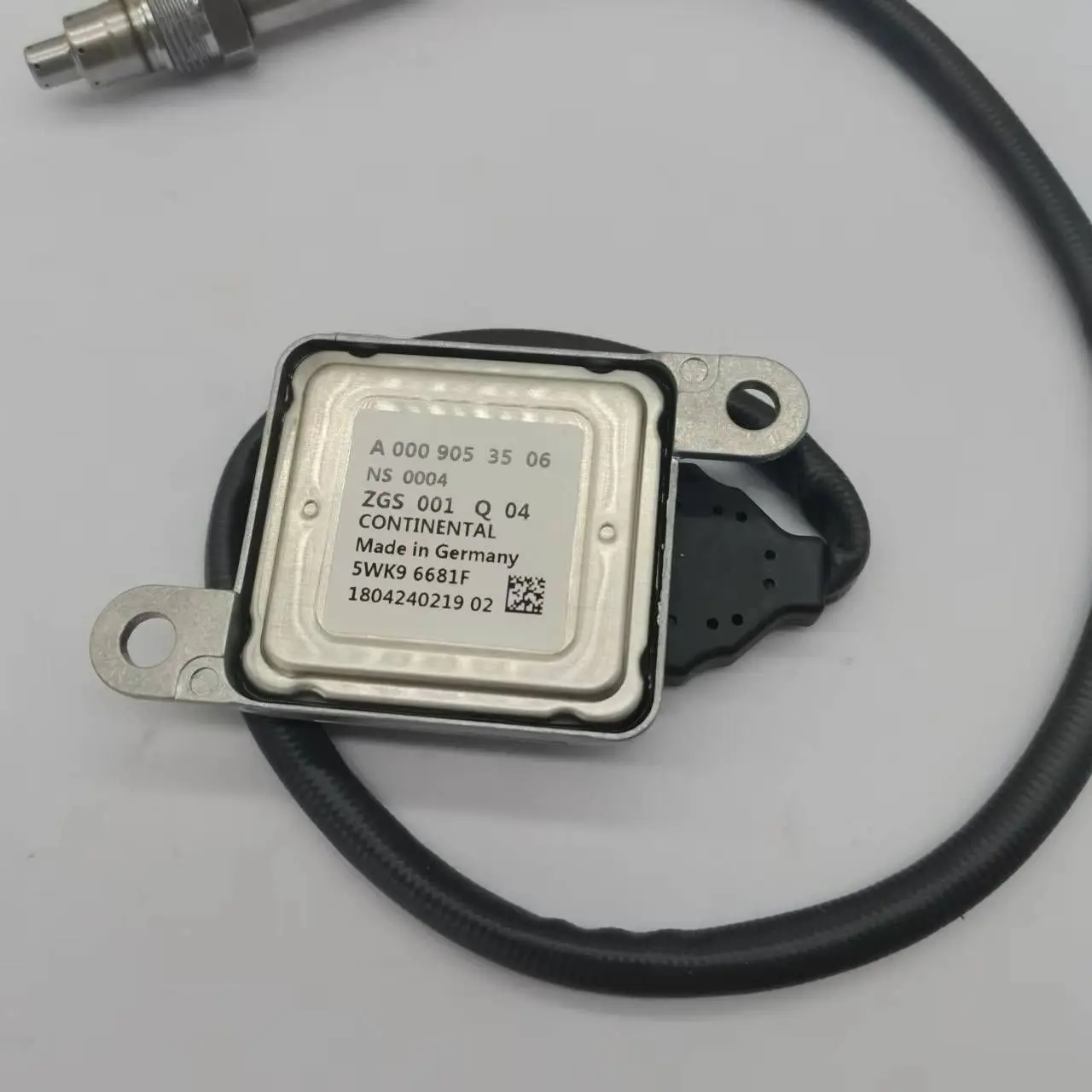 A0009053506 5WK96681F  A000 905 35 06  5WK9 6681F Nitrogen Oxygen Sensor For Mercedes-Benz Accessories