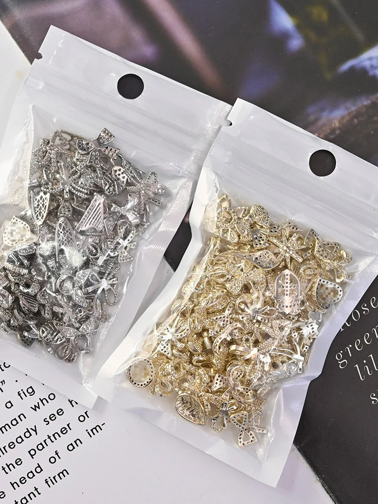 50Pcs/100Pcs Luxe 3D Nagel Charmes Bulk Legering Willekeurige Ontwerpen Nail Art Rhinestones Sieraden Accessoires Decoratie Voor diy Nagels