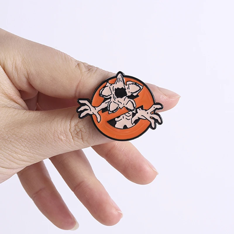 5-19 Stück/Set Humor Komödie Anime Film Emaille-Pin Anime Turbo Granny Cat Maomao Muscle Rat Red Eared Rabbit Brosche Abzeichen Schmuck – Detail 3