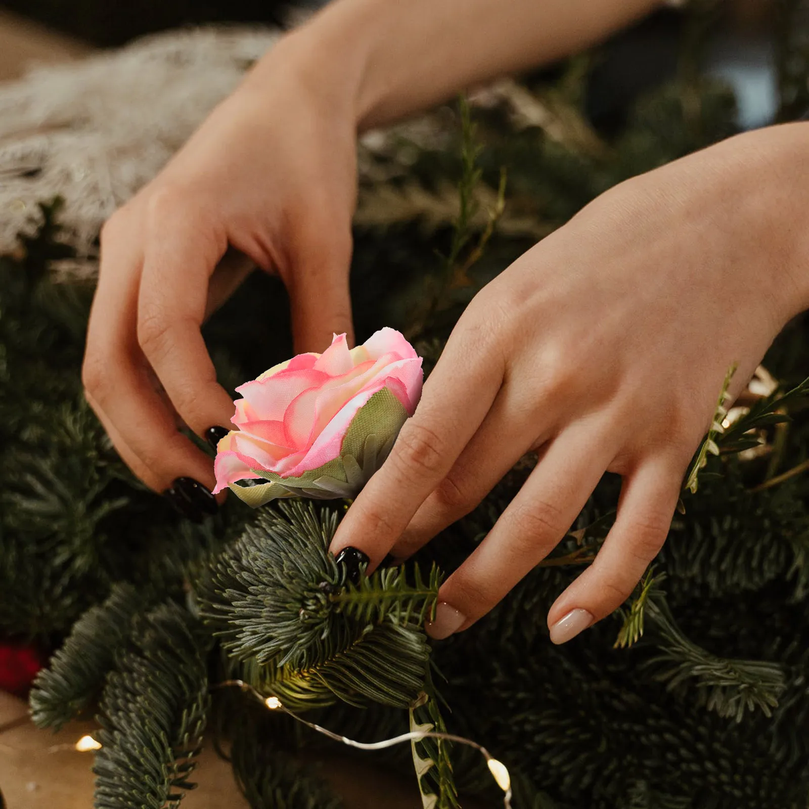 

100pcs Artificial Rose Flower Heads Pink Mini Roses for Wedding Decor Craft Supplies Lightweight Compact Lifelike Faux Flowers