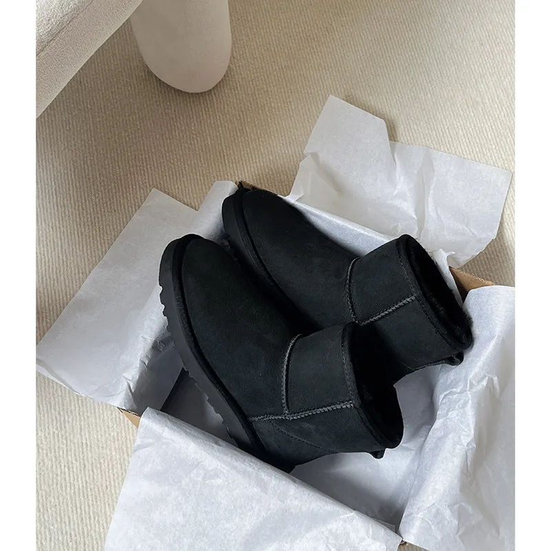 Classic low cut snow boots, new warm genuine leather sheepskin integrated short cut for men and women, 36-44
