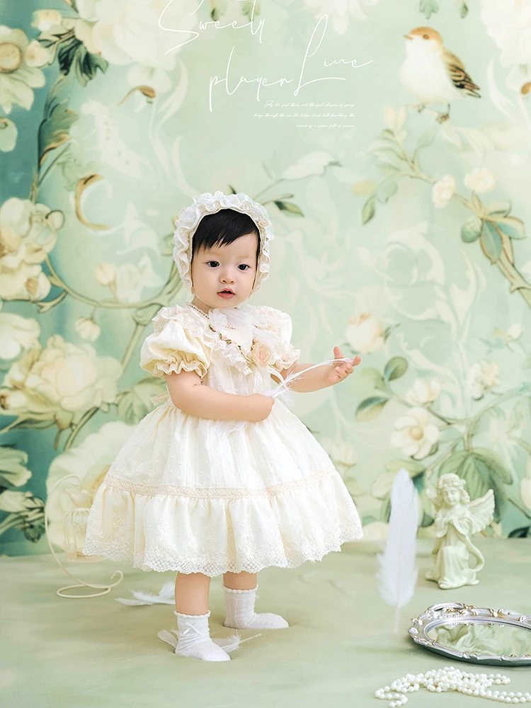 

1 Year Old Girl Birthday Dress Pretty Photography Dresses Puffy Gauze Princess Dress Green Printed Background Studio Photo Props