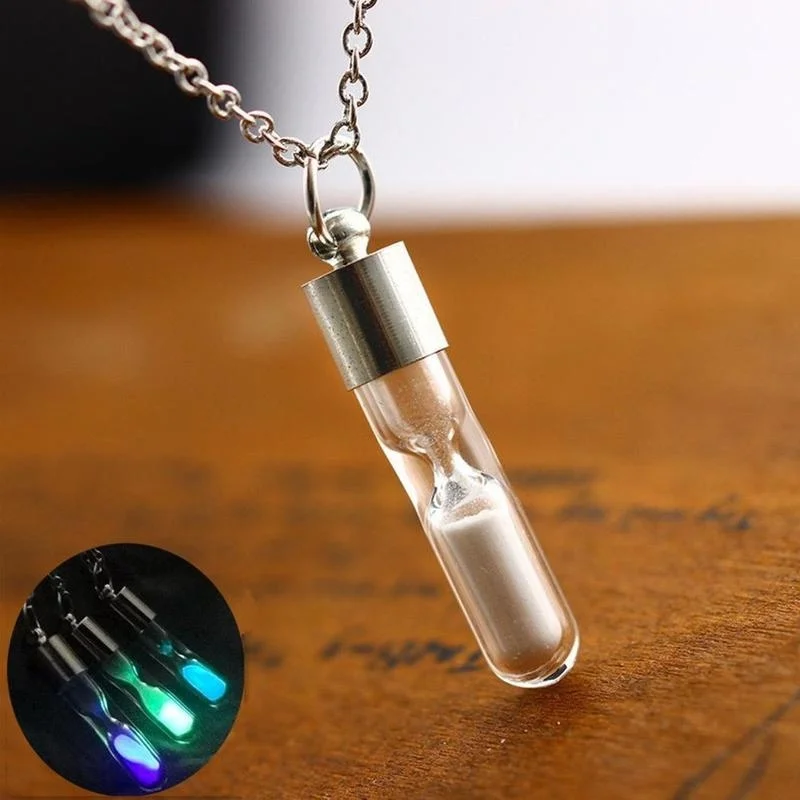 Vintage Glass Phosphor Necklace Glow In The Dark Luminous Casual Noctilucous Hourglass Tube Bottle Glass Pendant Necklace Unisex