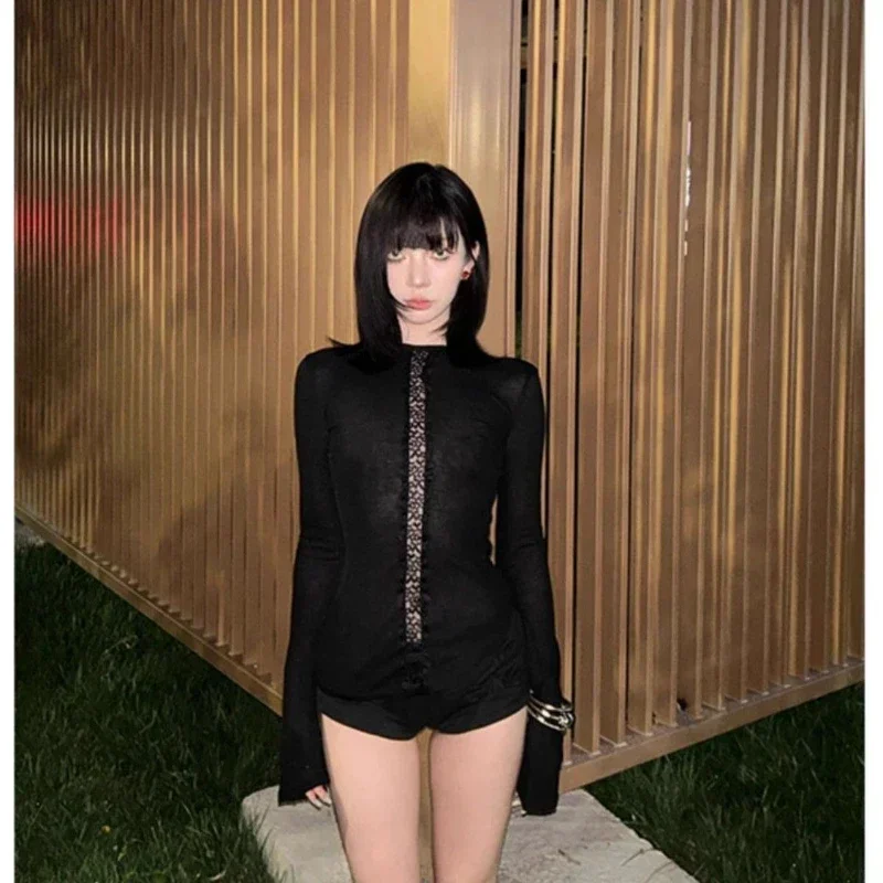 Y2k تي شيرت نسائي أسود كوكيت Harajuku دانتيل مفرغ كم مضيئة موضة يابانية تي شيرت ضيق جيارو ملابس الشارع
