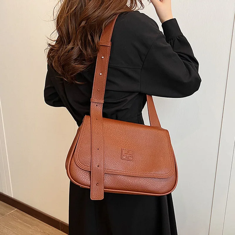 

Retro Women's One Shoulder Bag Textured PU Leather Large Capacity Commuter Ladies Purses Autumn Winter Buckle Crossbody Bags