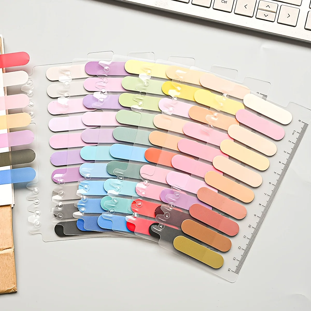 4 Sets of Random Color Semi-Circular Sticky Notes, a Set of 200 Semi-Circular Colored Sticky Notes, Writable Index Tabs for Note-Taking, Adhesive Sticky Notes