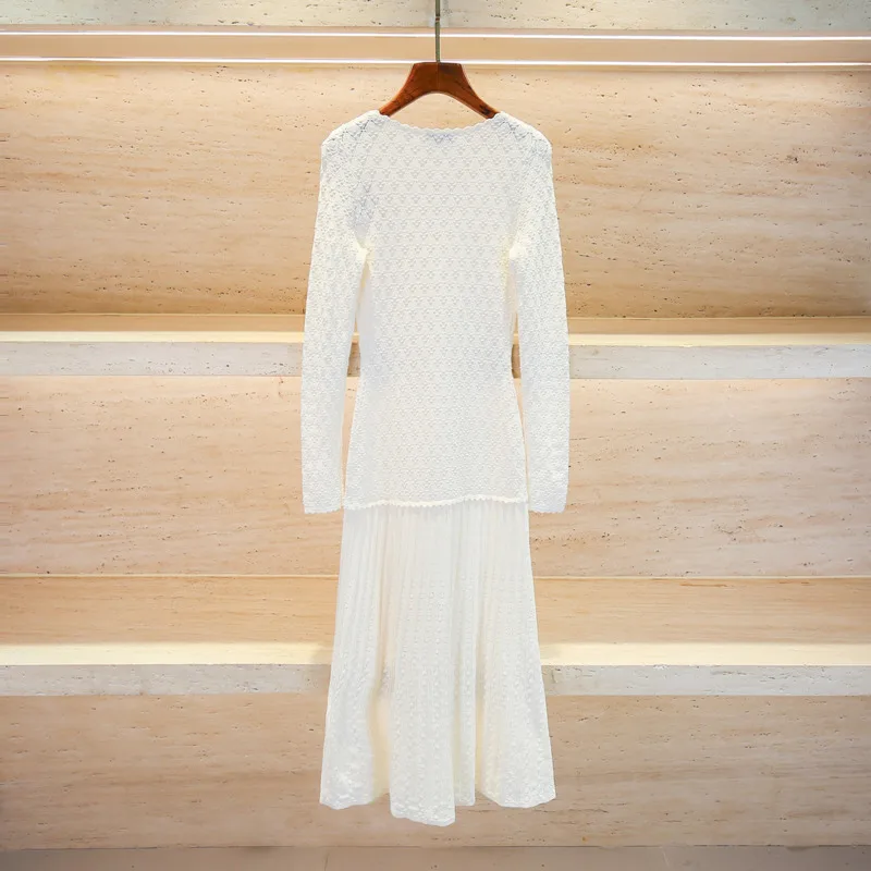 추지에 2025 가을 프렌치 스타일 니트 드레스 - 화이트 레이스 컷아웃 V넥 골드 버튼 슬림핏 우아한 오피스 드레스