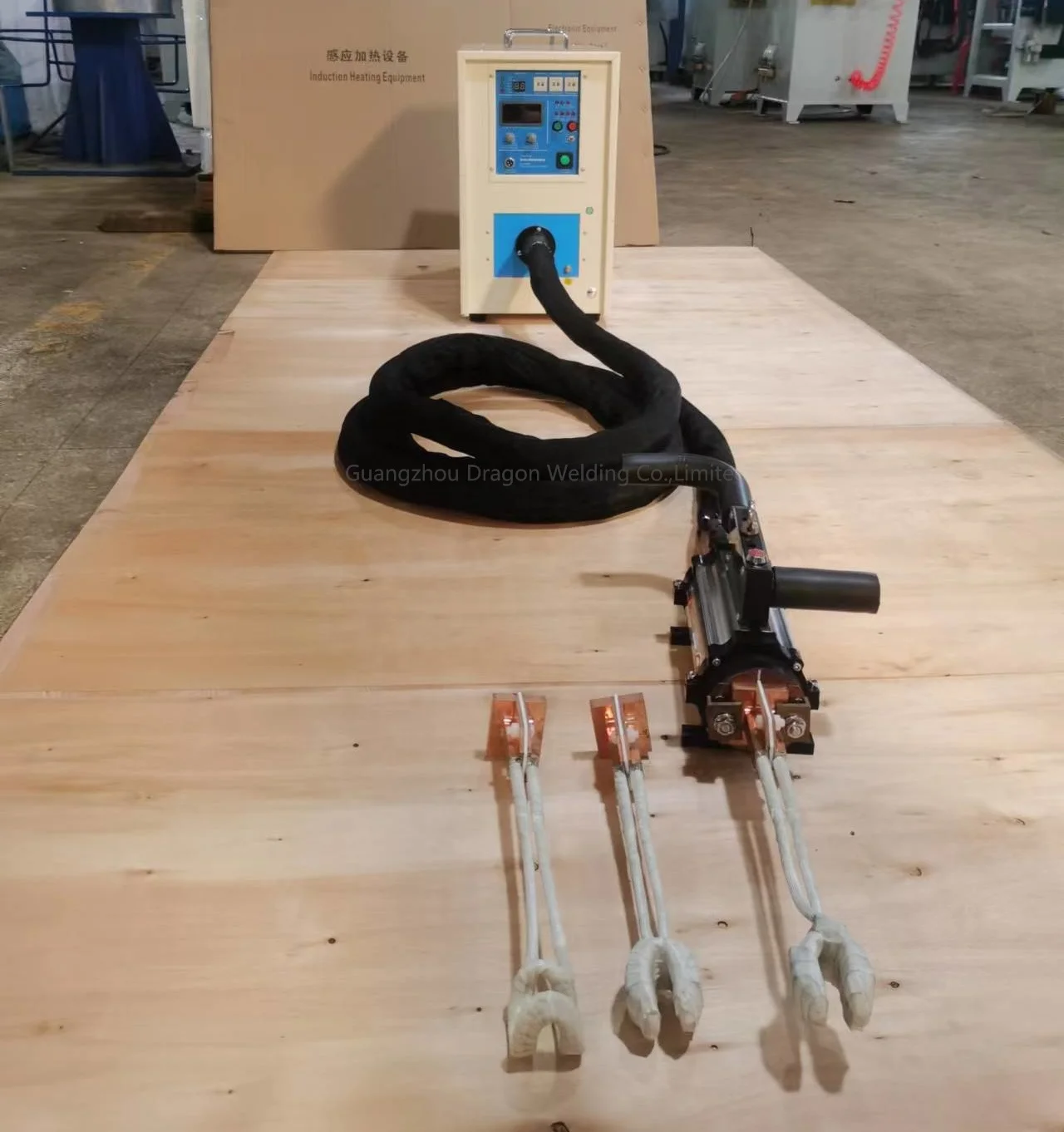 

Hot Sale Portable Induction Heating Welding Machine Handheld with Soft Cable for Metal Tubes Brazing