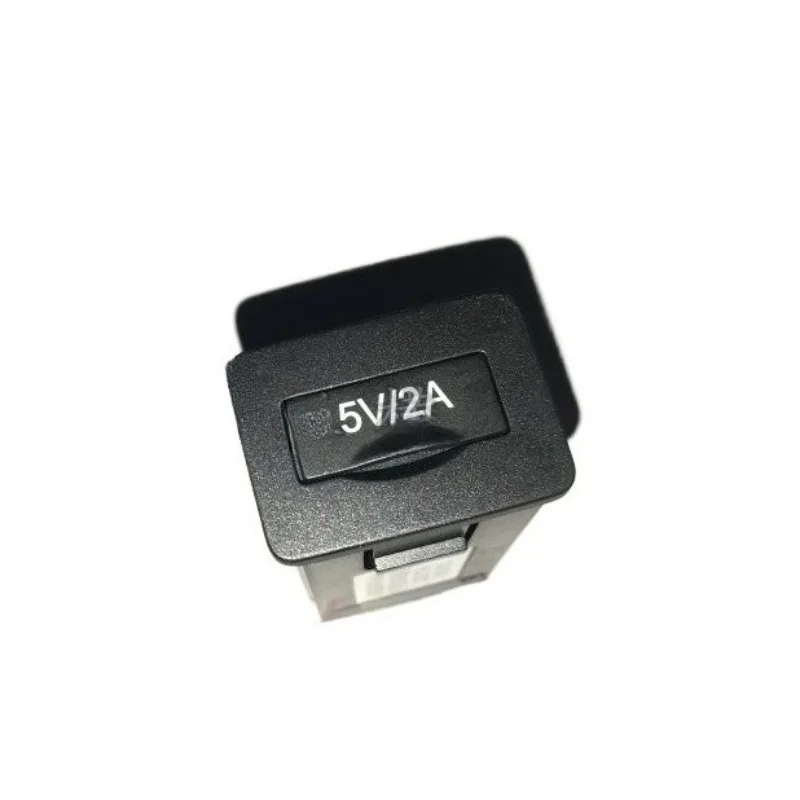 23936105 23558477 23527764 Genuine Rear Middle Row Charging Socket Rear USB Charging Port 5V 2A for Baojun 360 560 530